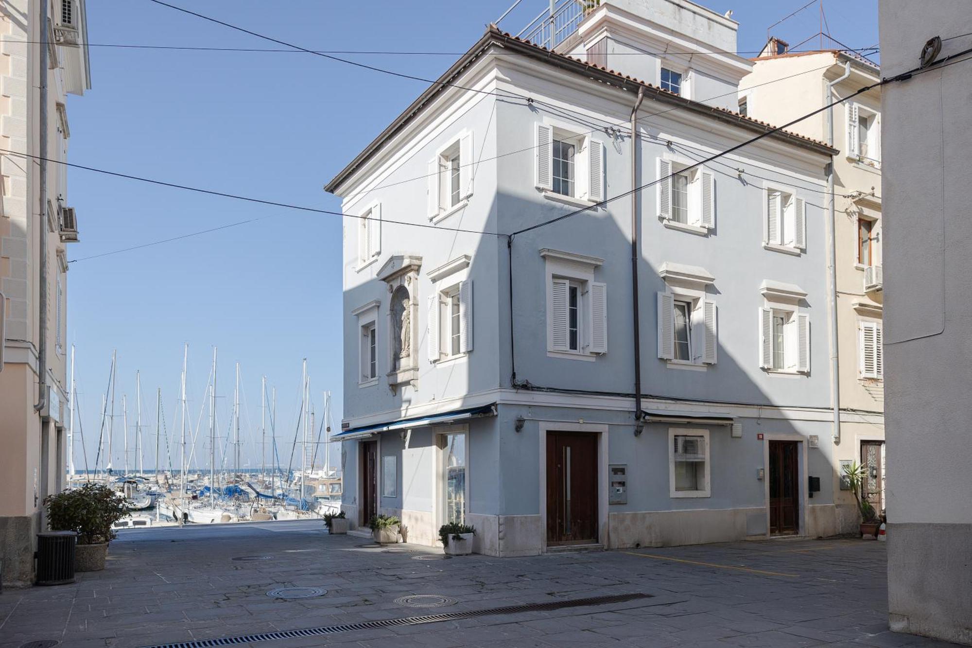 Porthouse *